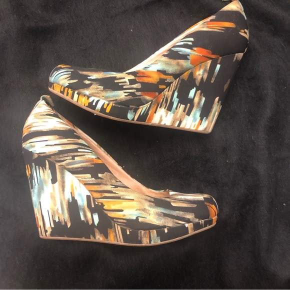 LOCALE 4” sz37 comfy wedge - Picture 4 of 6